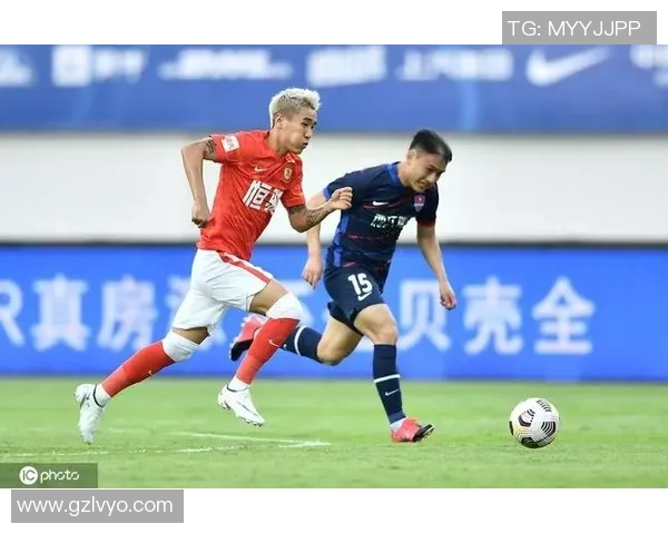 杭州足球队与重庆足球队赛后分析力量对比与战术探讨