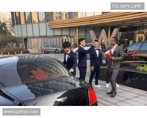 申花足球明星与模特妻子的爱情故事揭示了运动员背后的温暖与支持 申花足球明星与模特妻子的爱情故事揭示了运动员背后的温暖与支持