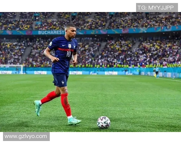 足球明星法国姆巴佩的辉煌历程与未来展望分析